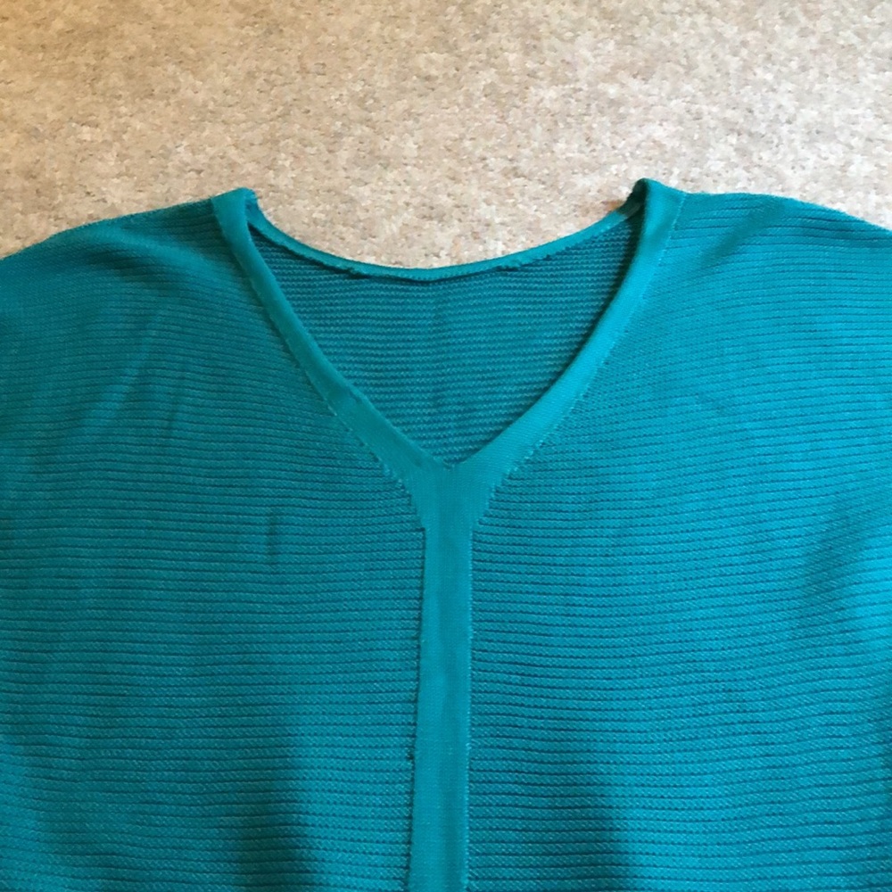 Loft, short sleeve sweater, v neck back - Picture 3 of 5